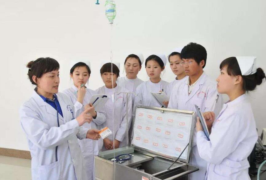 贵阳卫校环境